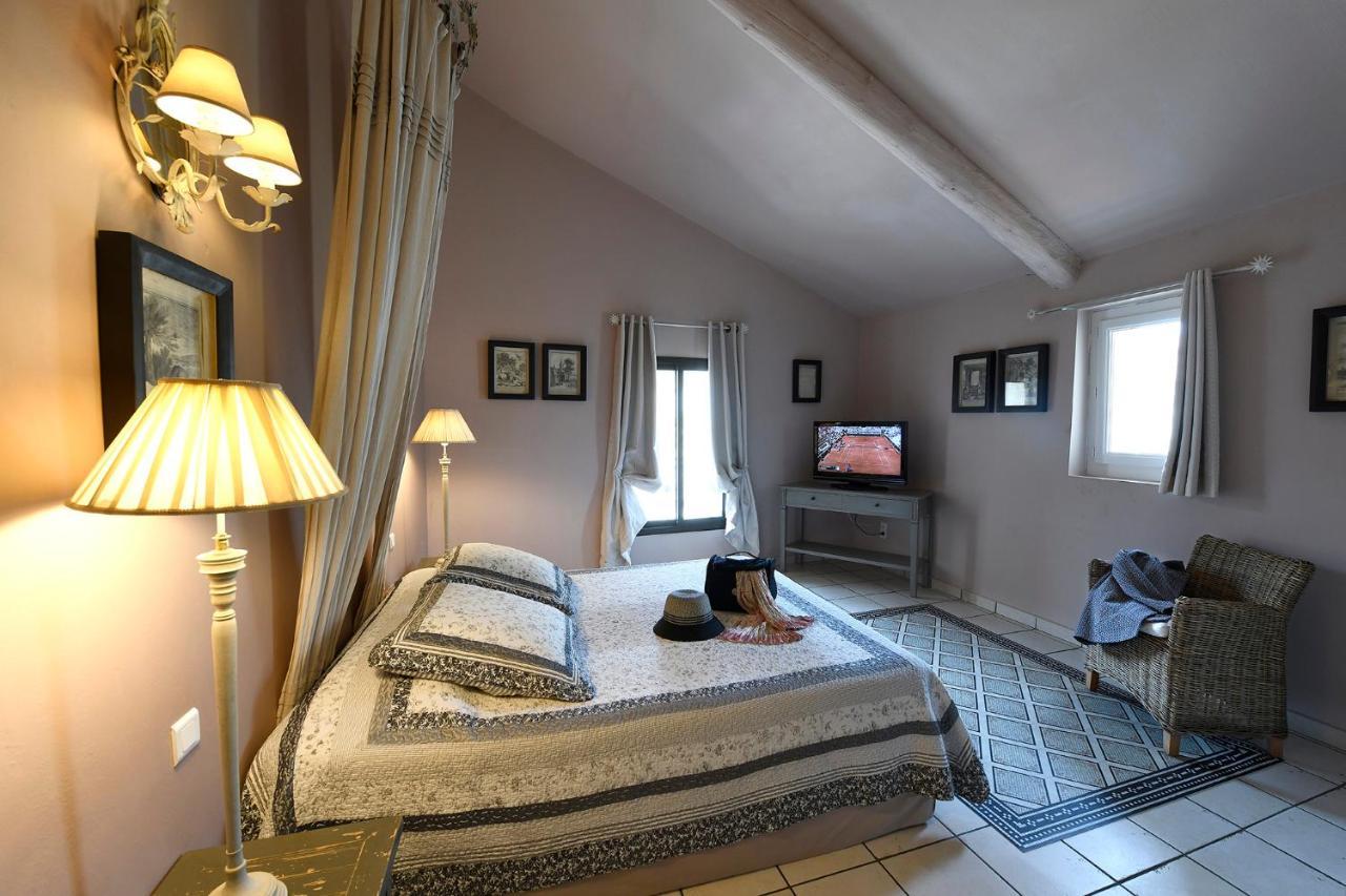 Cabrières-dʼAvignon Les Chambres Du Vieux Bistrot المظهر الخارجي الصورة